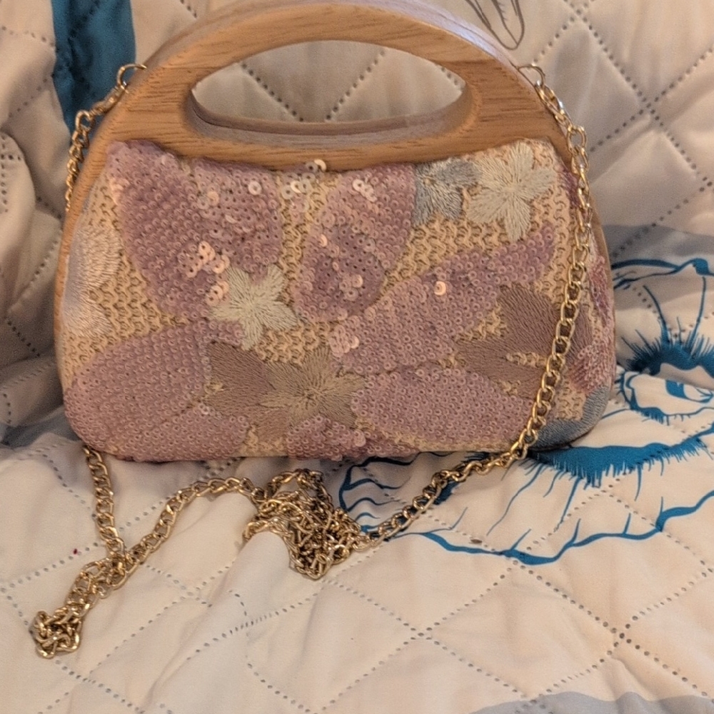 Elegant Floral Sequin Handbag with Gold Chain